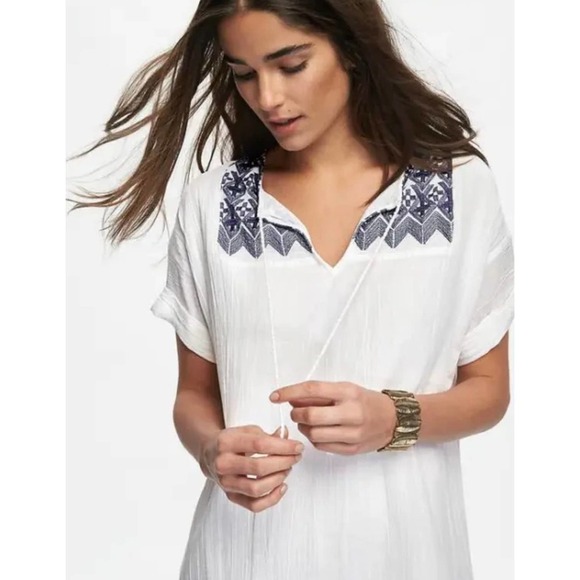 White Old Navy Short Sleeve Cocoon Dress Navy Embroidery Calla Lily Large Tall - Picture 3 of 15